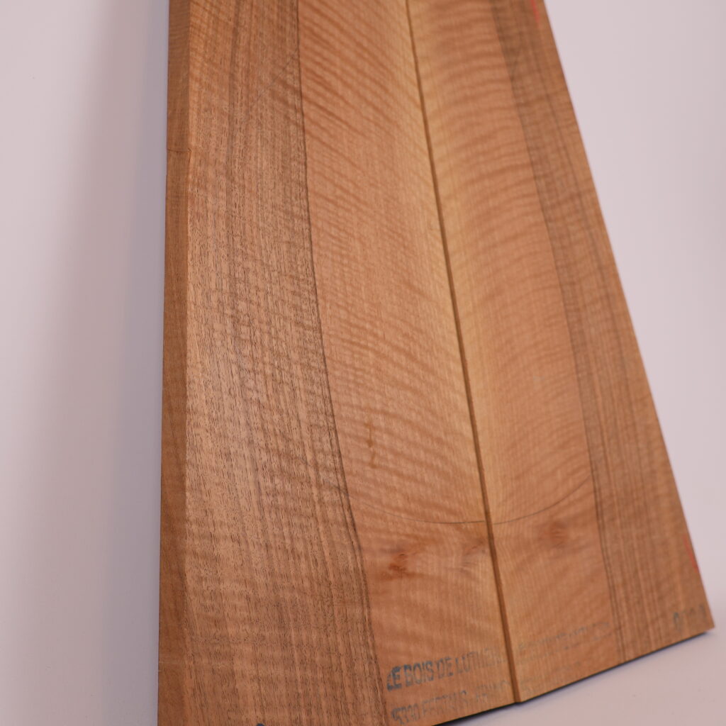 Table guitare électrique noyer 1S – 20mm NO3