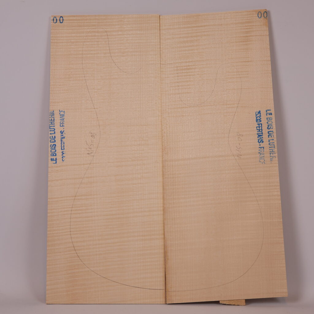 Table guitare électrique érable ondé 1A – 4 mm N15-08