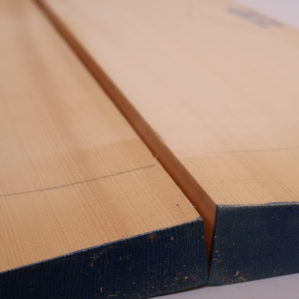 Table guitare archtop 17″ 1A – 21B8