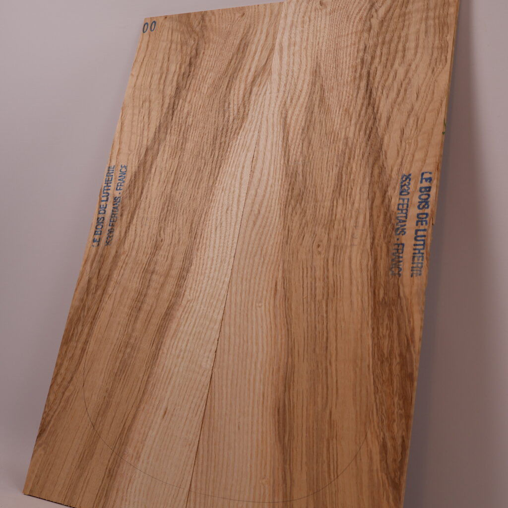 Table guitare électrique frêne ondé 1A – 4mm FR15-2