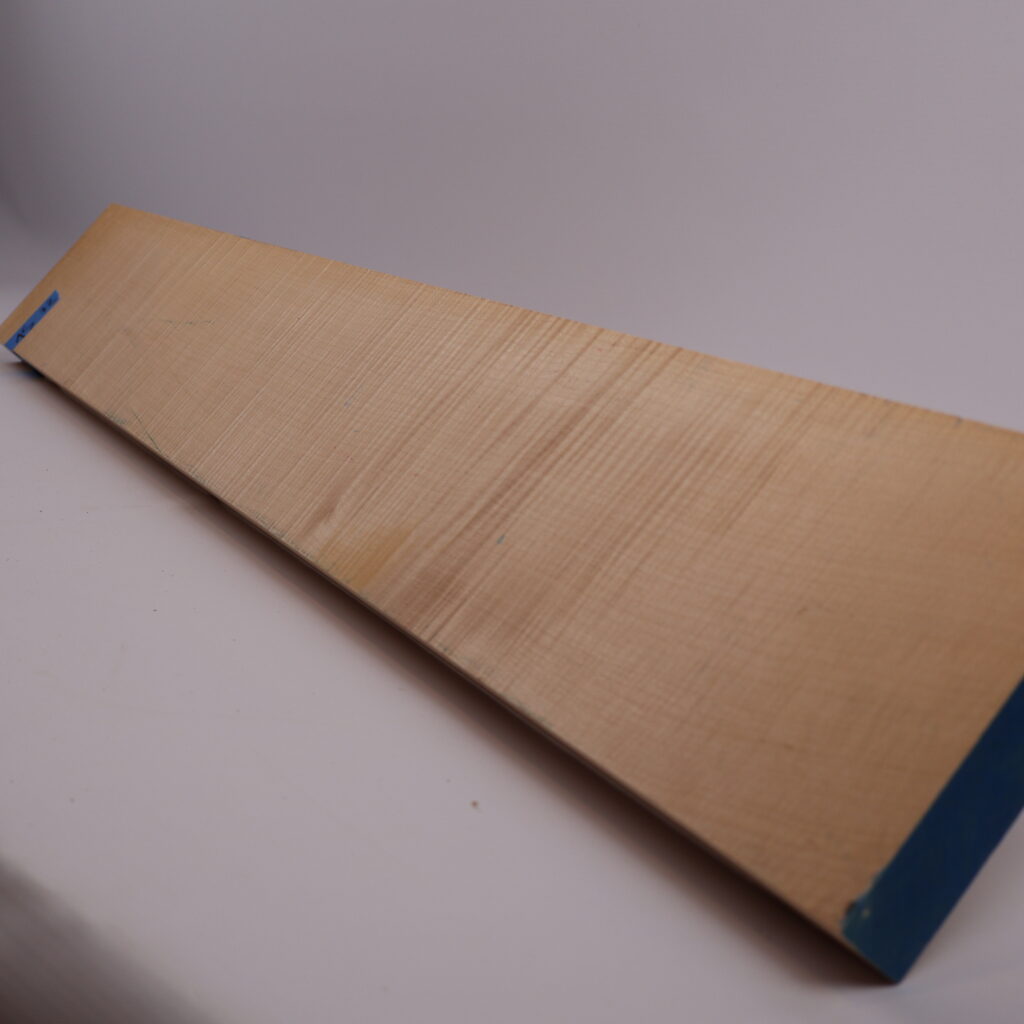 Manche guitare érable ondé 1S 87x12x2.5cm sur quartier
