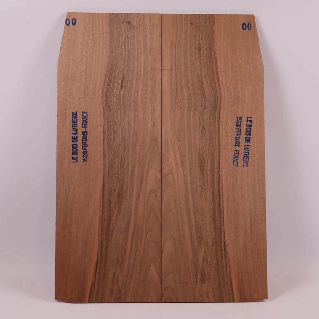 Table guitare électrique noyer 1A – 4mm NO22-113