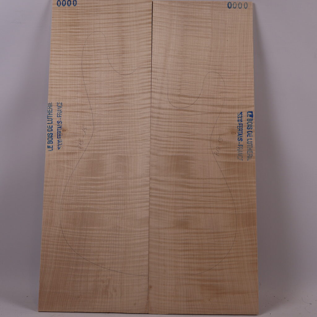 Table guitare électrique érable ondé 1S – 4 mm P18-15