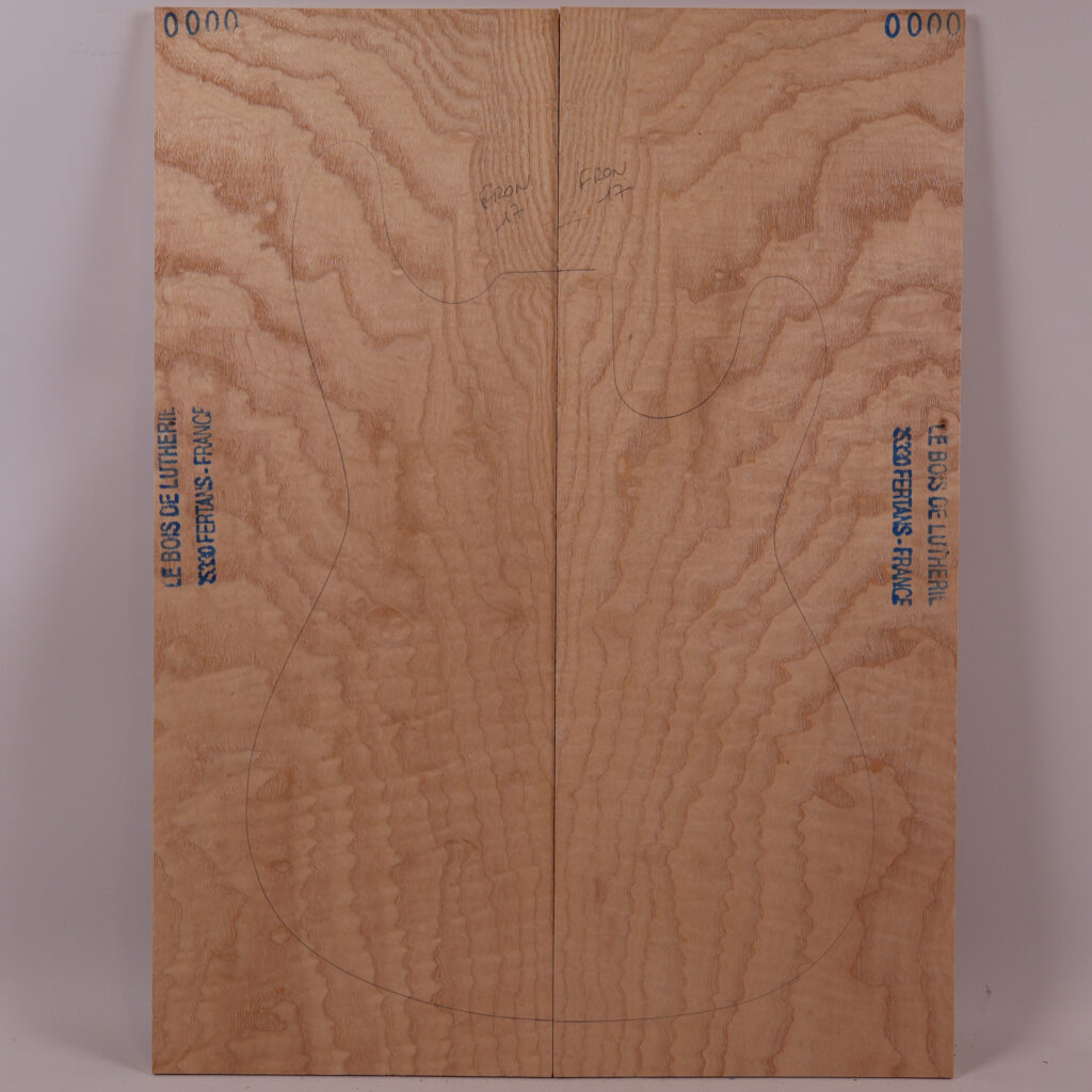 Table guitare électrique frêne ondé 1S – 4 mm FRON17