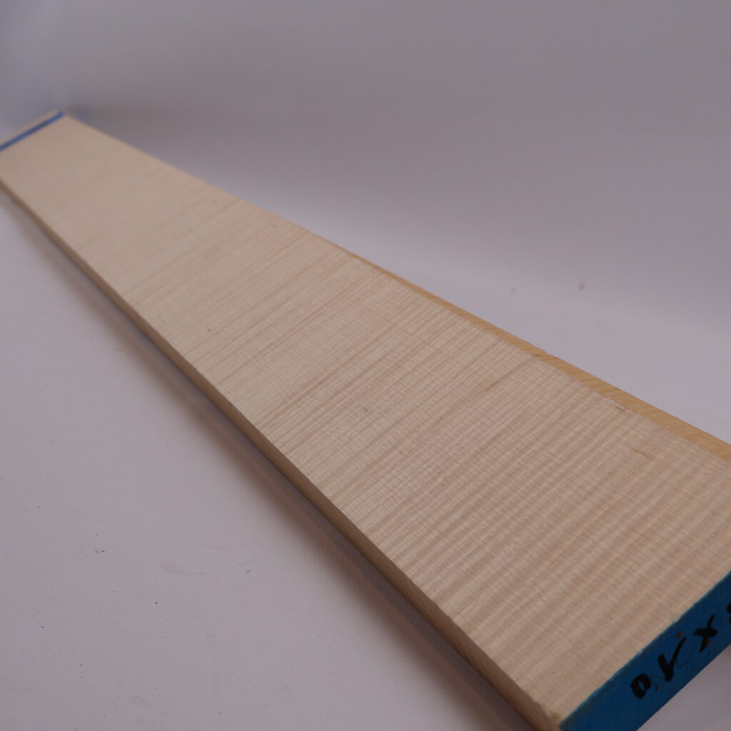 Manche guitare érable ondé 1A 103x10x2.5cm sur quartier