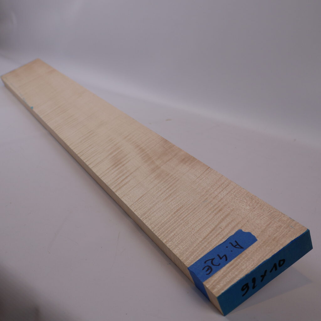 Manche guitare érable ondé 1A 92x10x2.5cm sur quartier