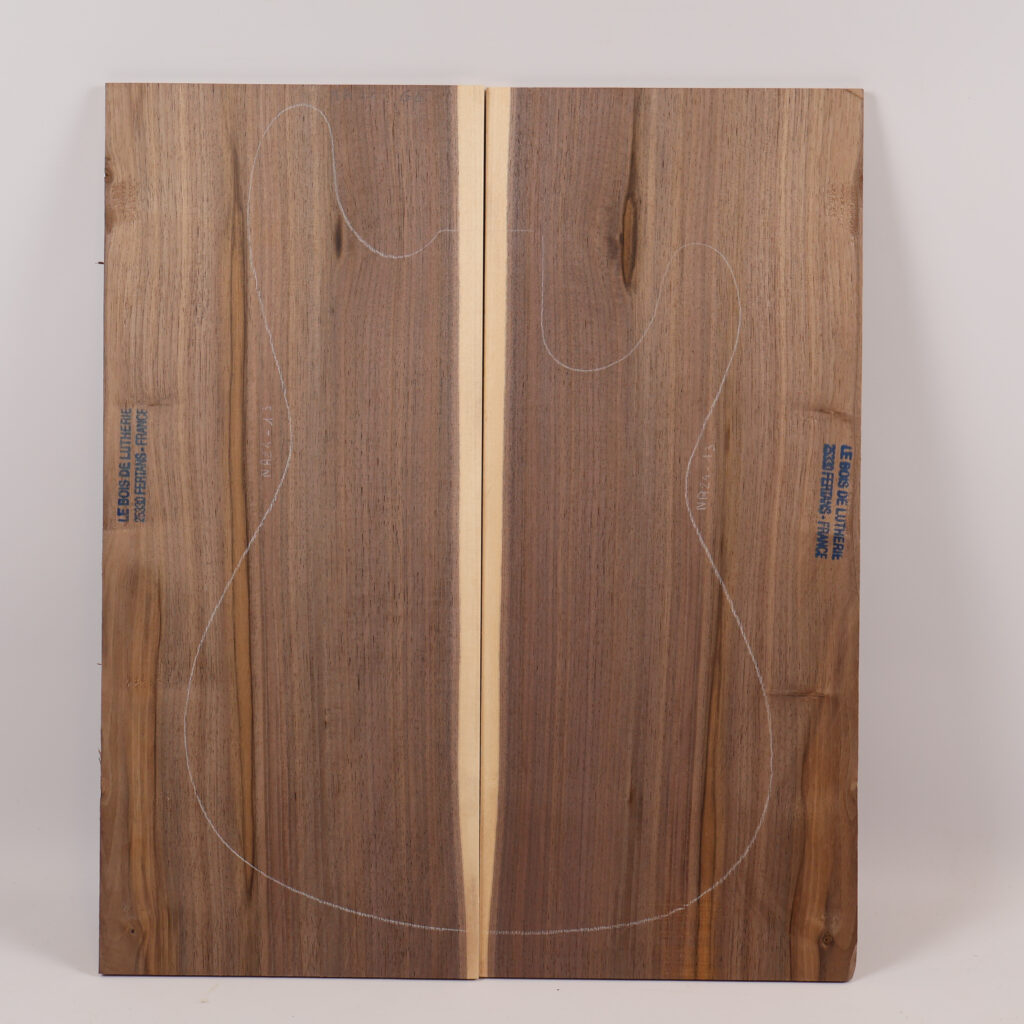 Table guitare électrique noyer US 1B – 4mm NA24-13