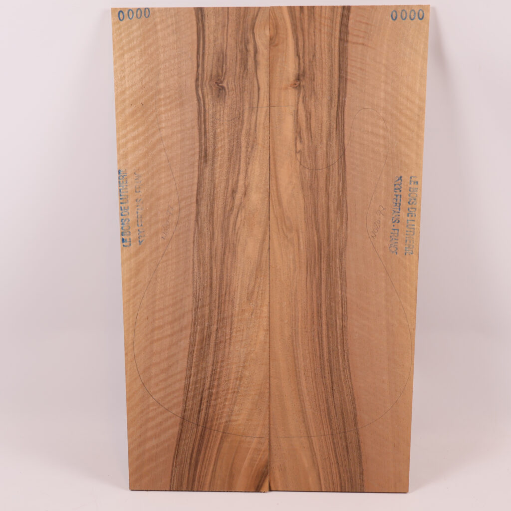 Table guitare électrique noyer 1S – 4mm NO20-77