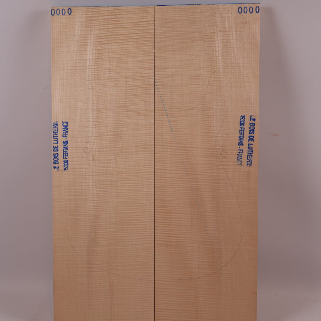 Table guitare électrique érable ondé 1S – 20 mm E23-40