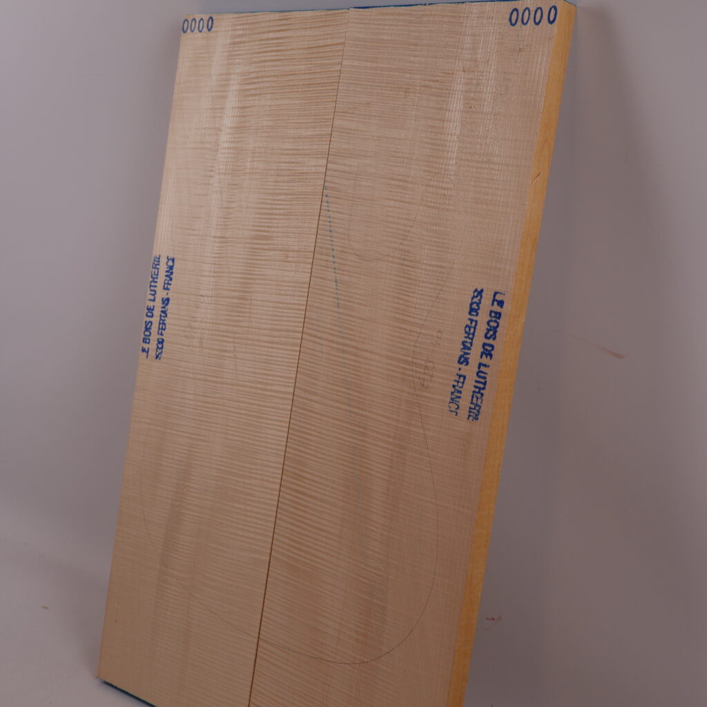 Table guitare électrique érable ondé 1S – 20 mm E23-40