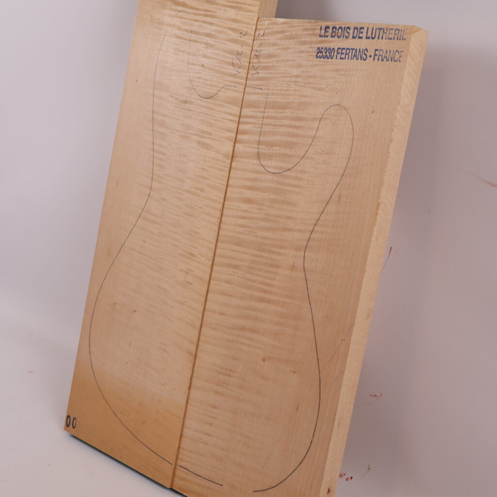 Table guitare électrique érable ondé 1A – 20 mm K12-2