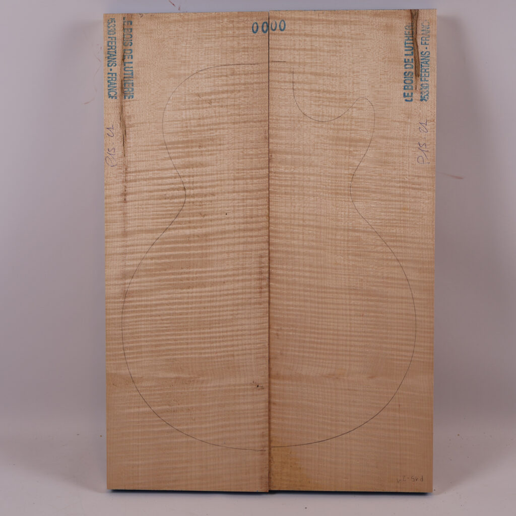 Table guitare électrique érable ondé 1A – 20 mm P15-21