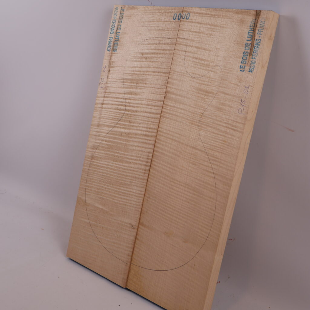 Table guitare électrique érable ondé 1A – 20 mm P15-21