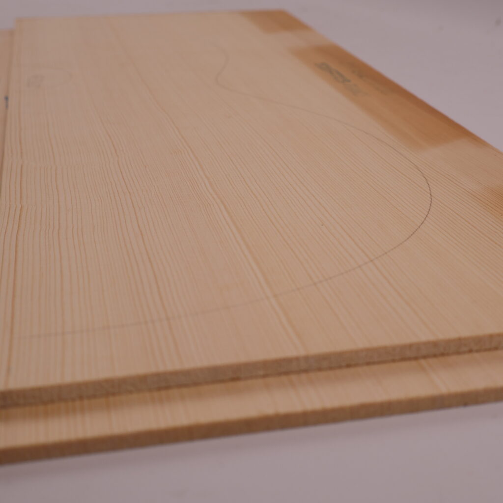 Table guitare jumbo épicéa 1B 23I9