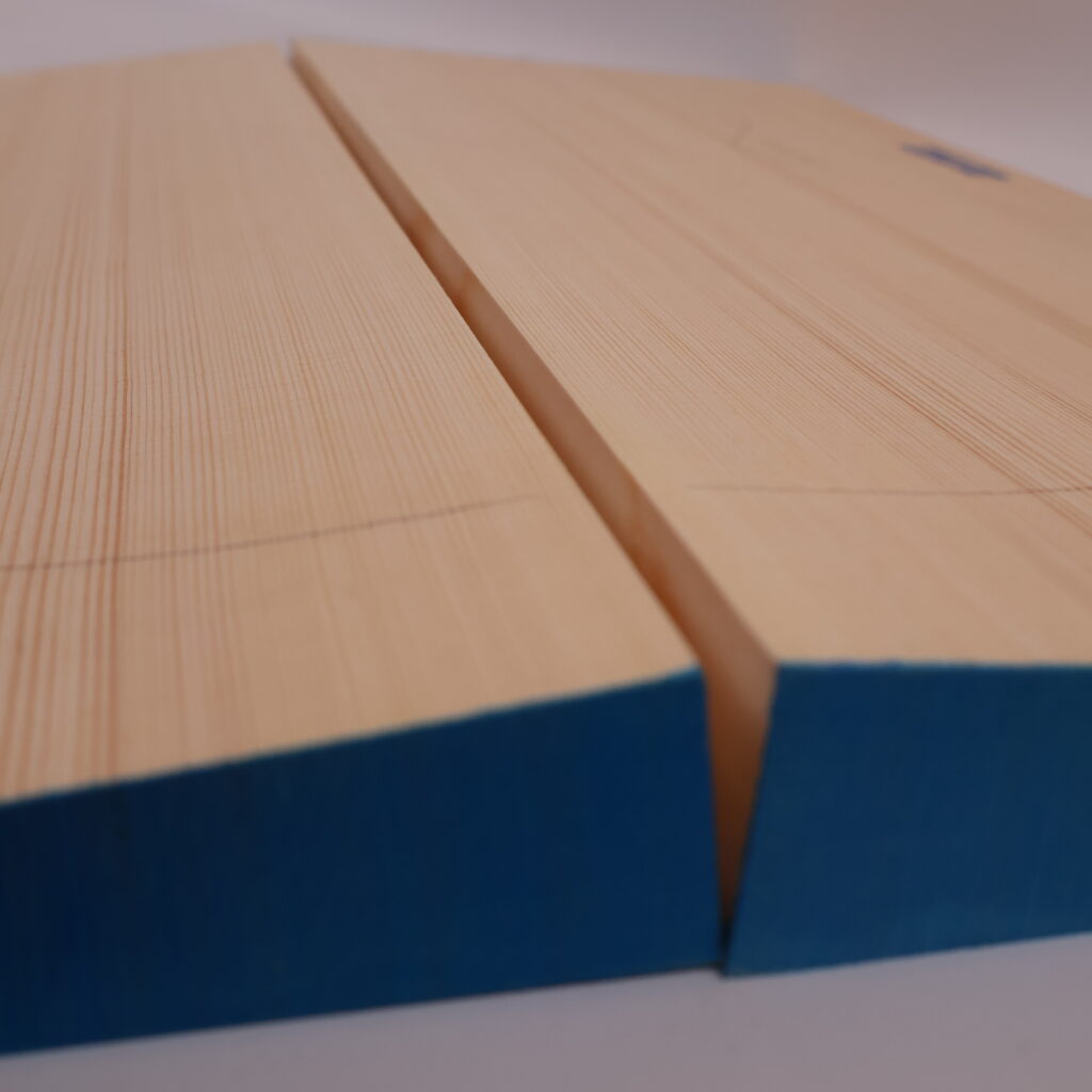 Table guitare archtop 17″ 1B – 24A11