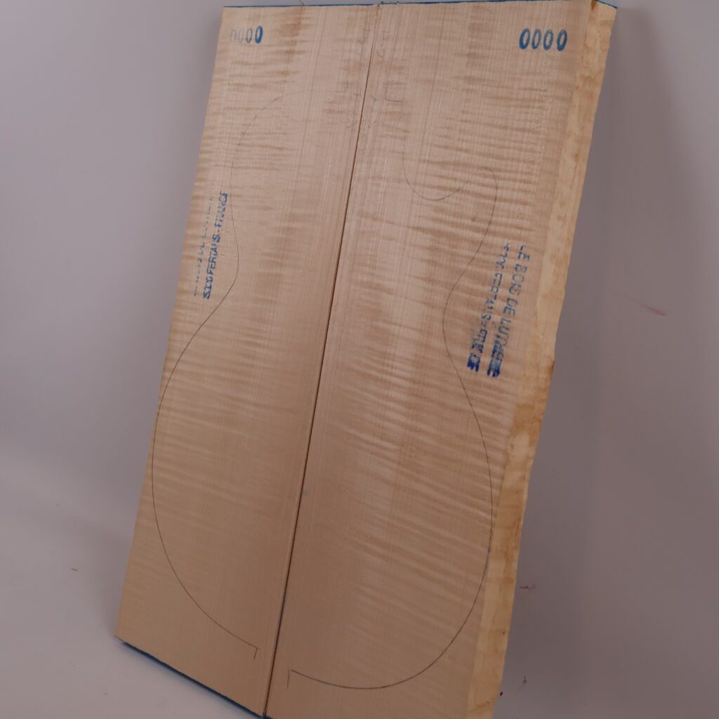 Table guitare électrique érable ondé 1S – 20 mm X21-441