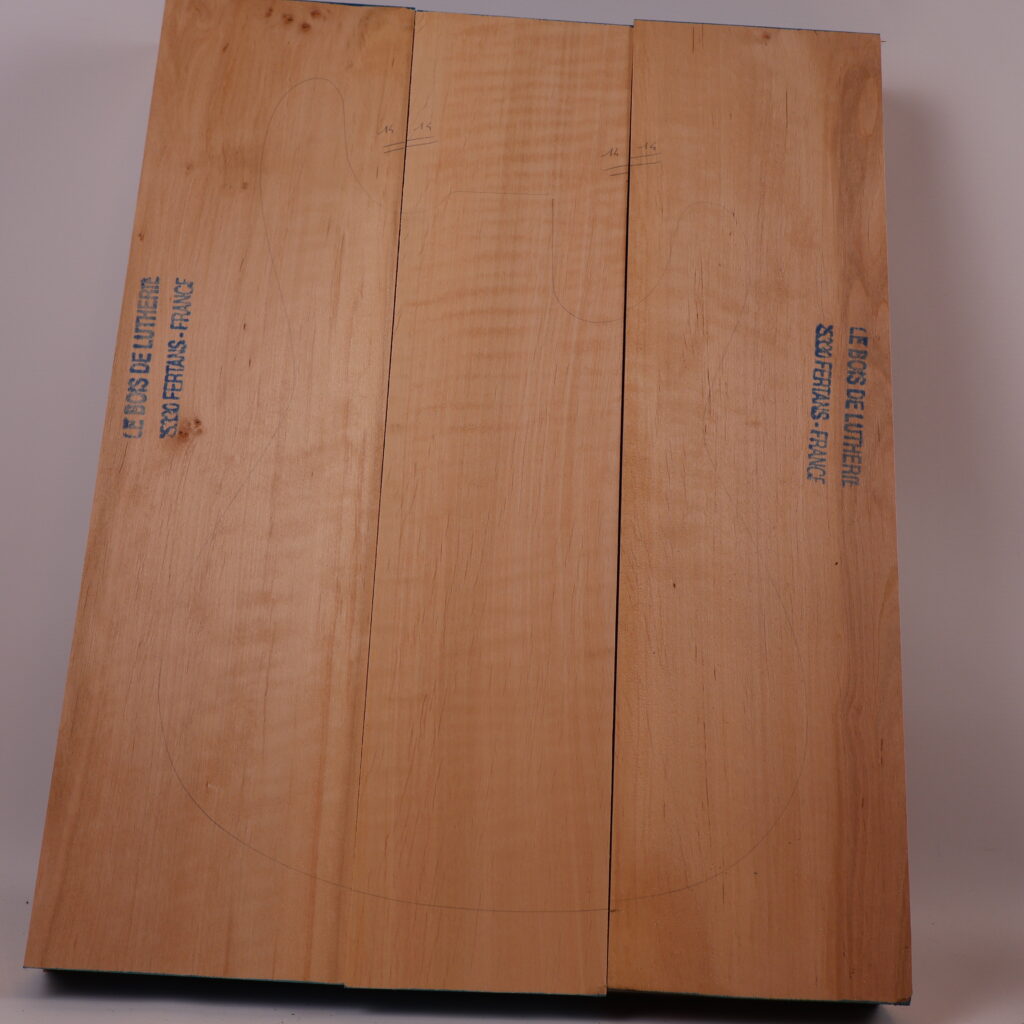 Corps guitare électrique 3 pièces aulne 1B – 14