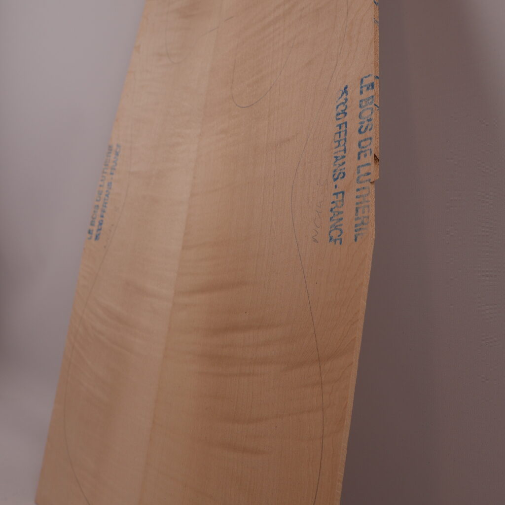 Table guitare électrique érable ondé 1A – 4 mm NC14-3