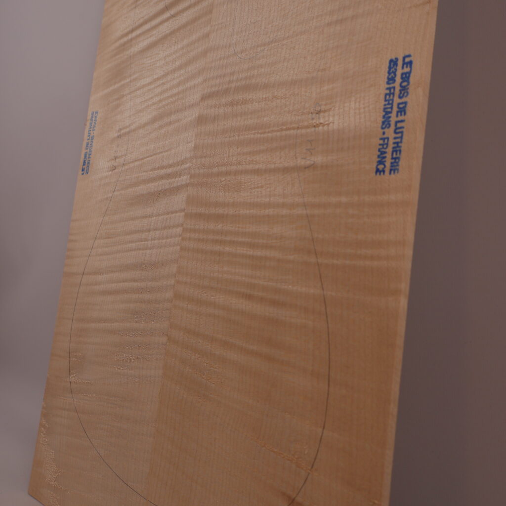 Table guitare électrique érable ondé 1S – 4 mm V11-50