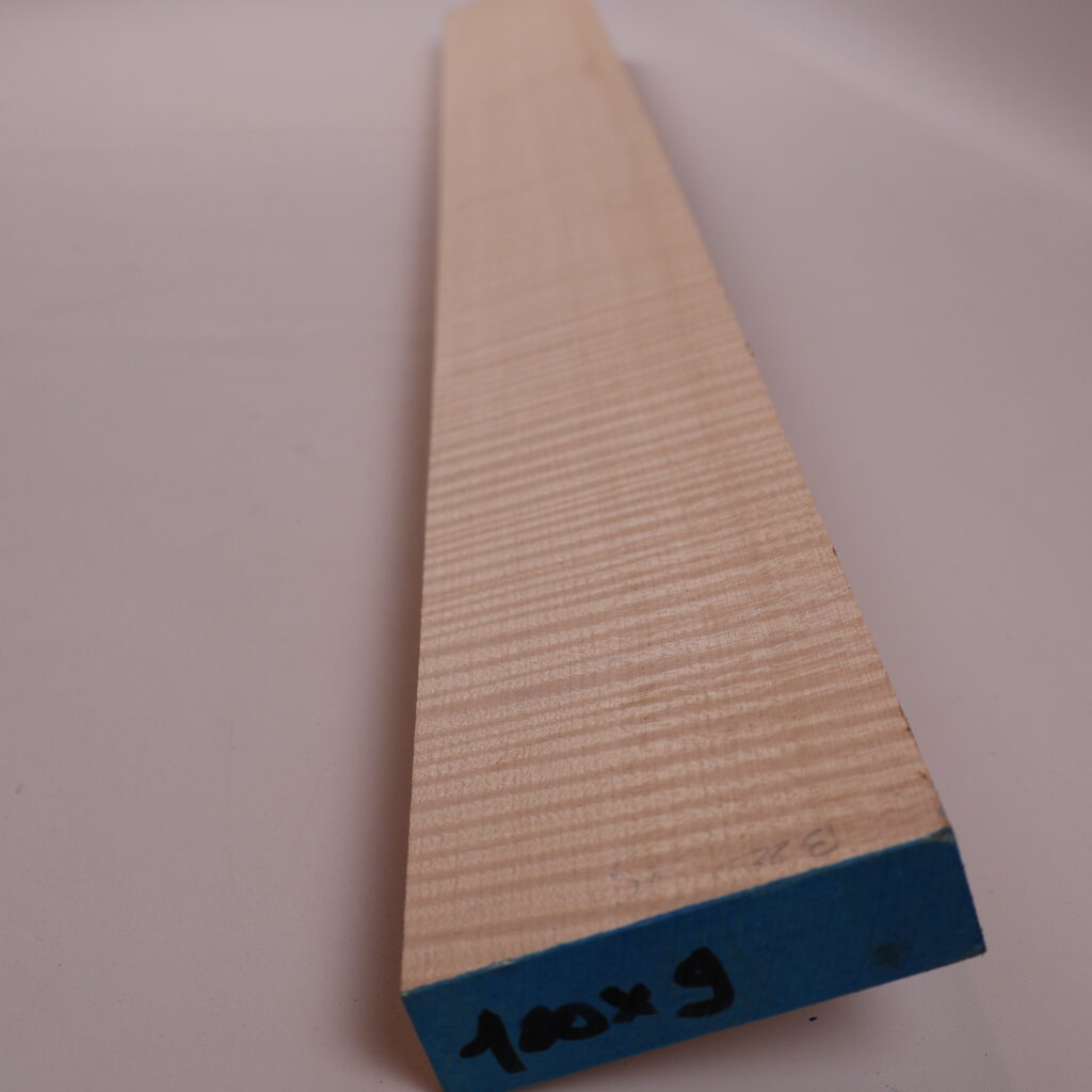 Manche guitare érable ondé 1S 100x9x2.5cm sur quartier