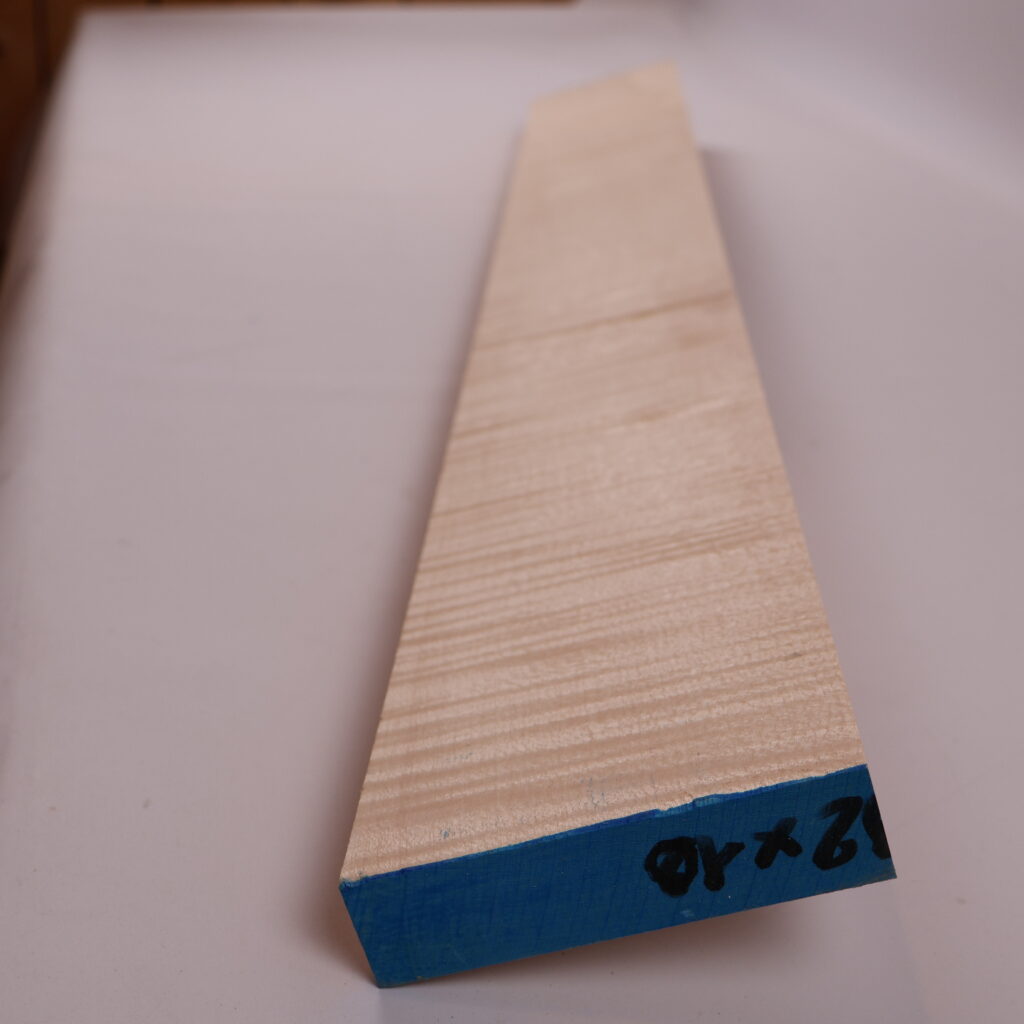 Manche guitare érable ondé 1S 92x10x2.5cm sur quartier
