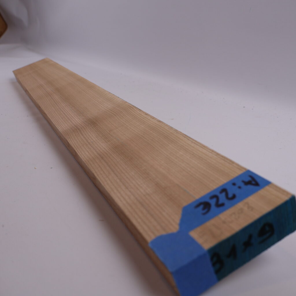 Manche guitare merisier 1A 91x9x2.5cm sur quartier – 2023