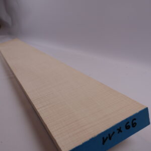 Photo produit Manche guitare érable ondé 1A 99x11x2.5cm sur quartier – R21