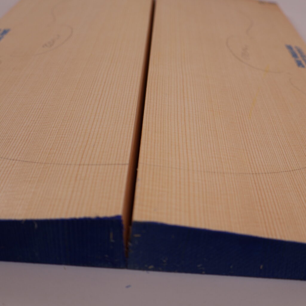 Table alto épicéa 1A 22D141