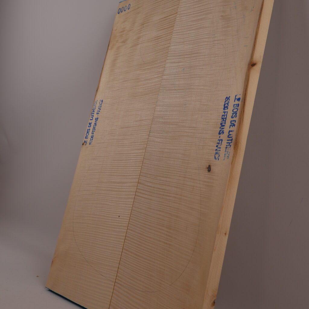 Table guitare électrique érable ondé 1S – 20 mm E23-44