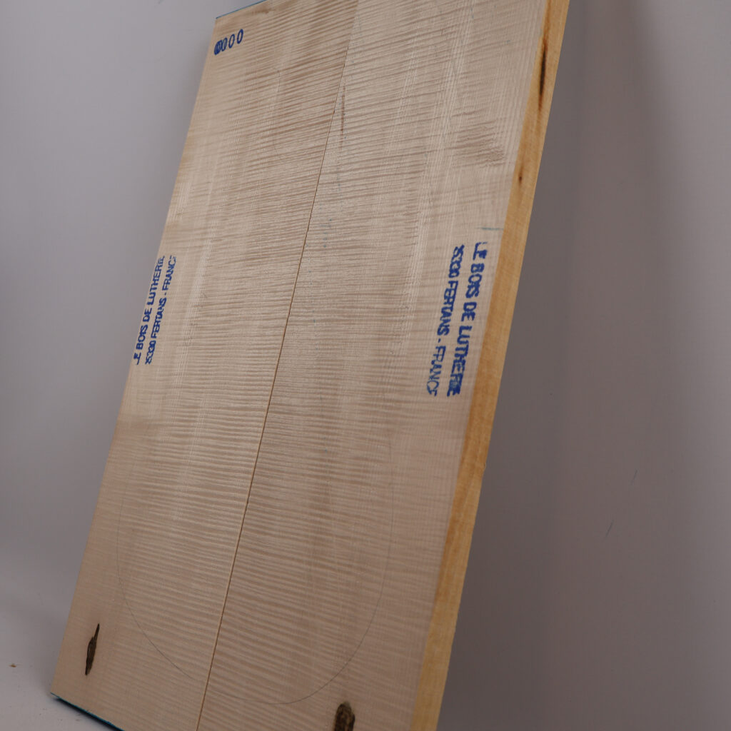 Table guitare électrique érable ondé 1S – 20 mm E23-47