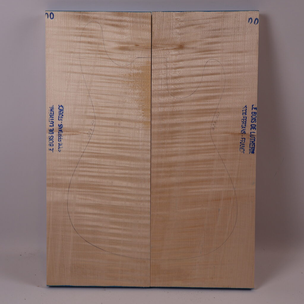 Table guitare électrique érable ondé 1A – 20 mm G23-40