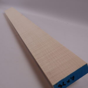 Photo produit Manche guitare érable ondé 1S 94x7x2.5cm sur couche