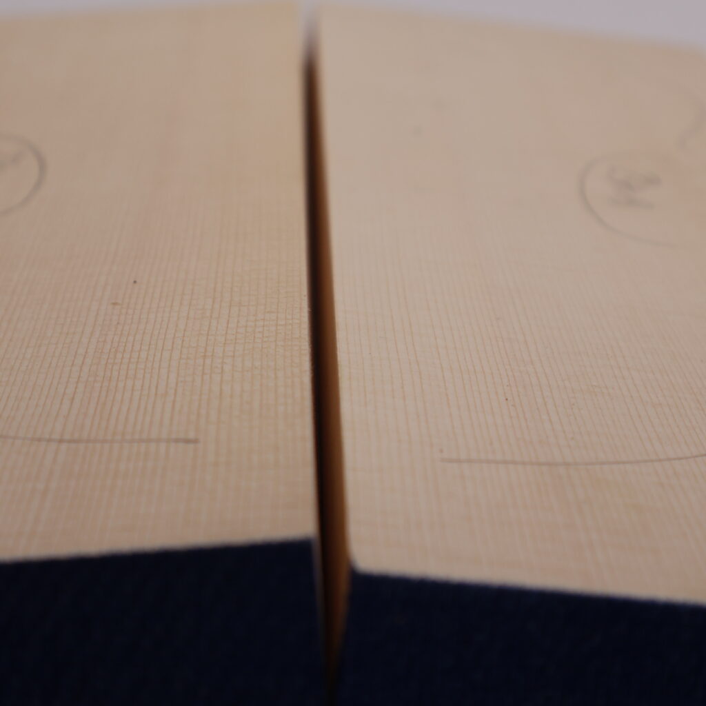 Table violon épicéa 1B 23A13