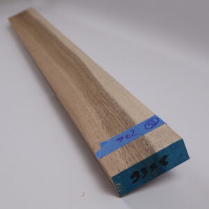 Photo produit Manche guitare noyer 1B 93x8x2.5cm sur quartier