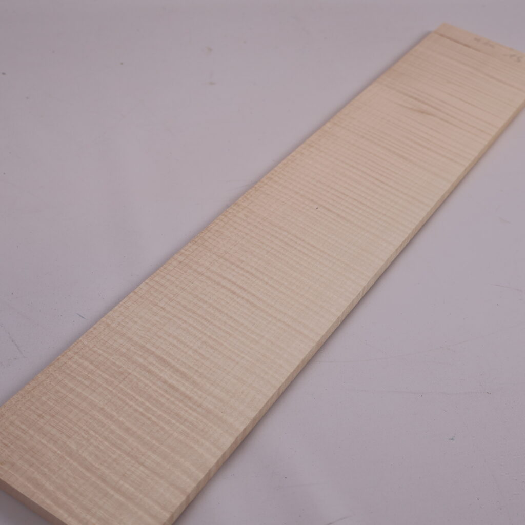 Touche guitare érable ondé 1S – H24