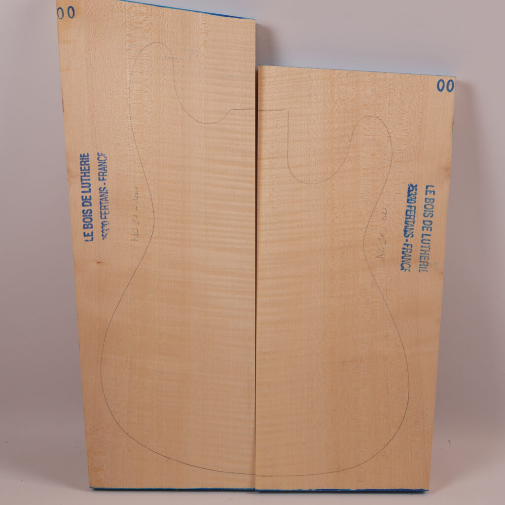 Table guitare électrique érable ondé 1A – 20 mm NC21-100