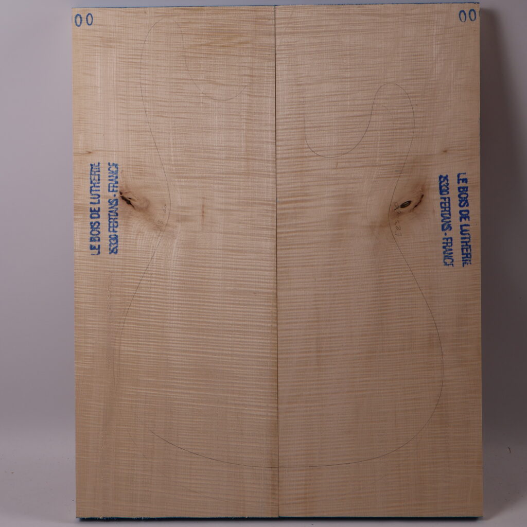 Table guitare électrique érable ondé 1A – 20 mm E23-60