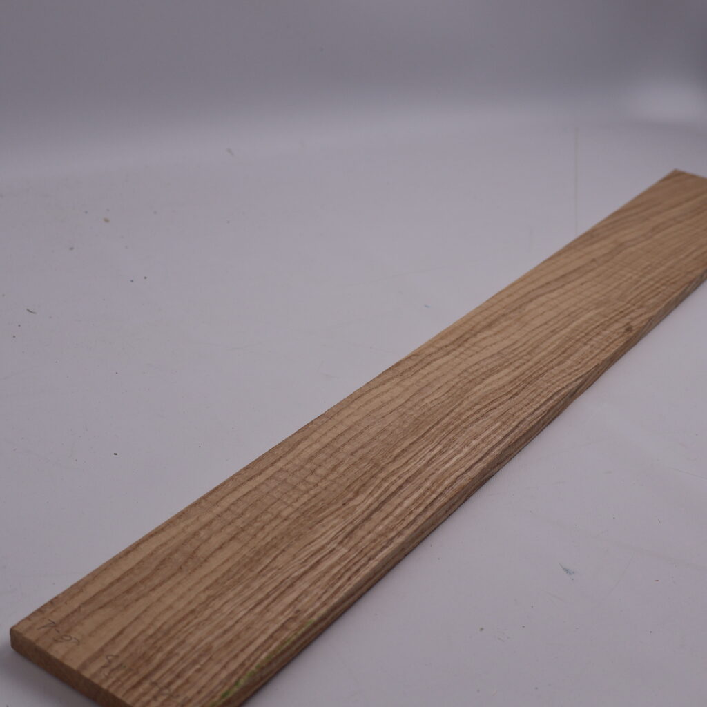 Touche guitare frêne ondé 1S – 26.1