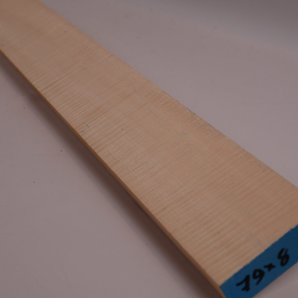 Manche guitare érable ondé 1S 79x8x2.5cm sur quartier