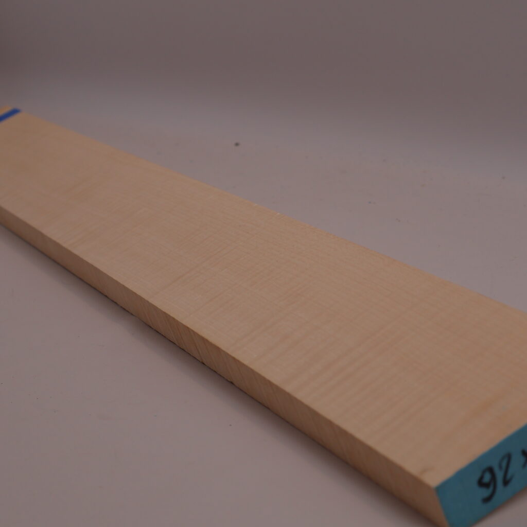 Manche guitare érable ondé 1A 92x10x2.5cm sur quartier – H23