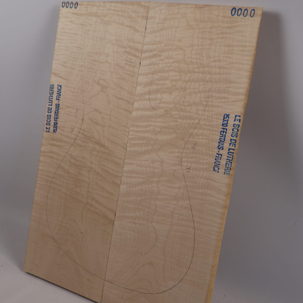 Table guitare électrique érable ondé 1S – 20 mm NC-200