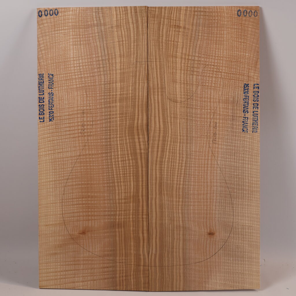 Table guitare électrique frêne ondé 1S – 4mm FR19-200