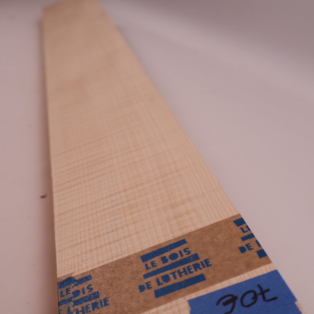 Manche guitare érable ondé 1S 102x10x2.5cm sur quartier – X21