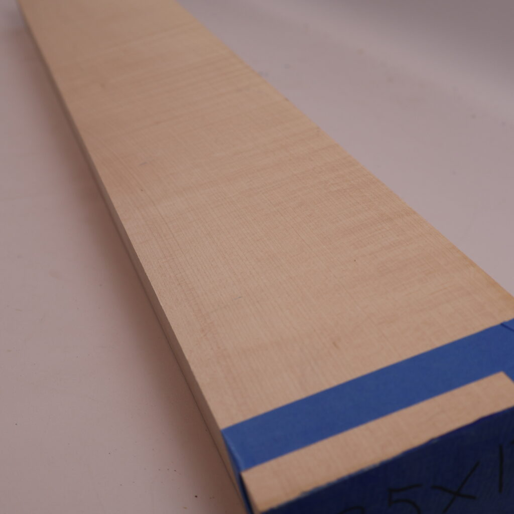 Manche guitare érable ondé 1A 85x12x4.5cm sur quartier – 2012