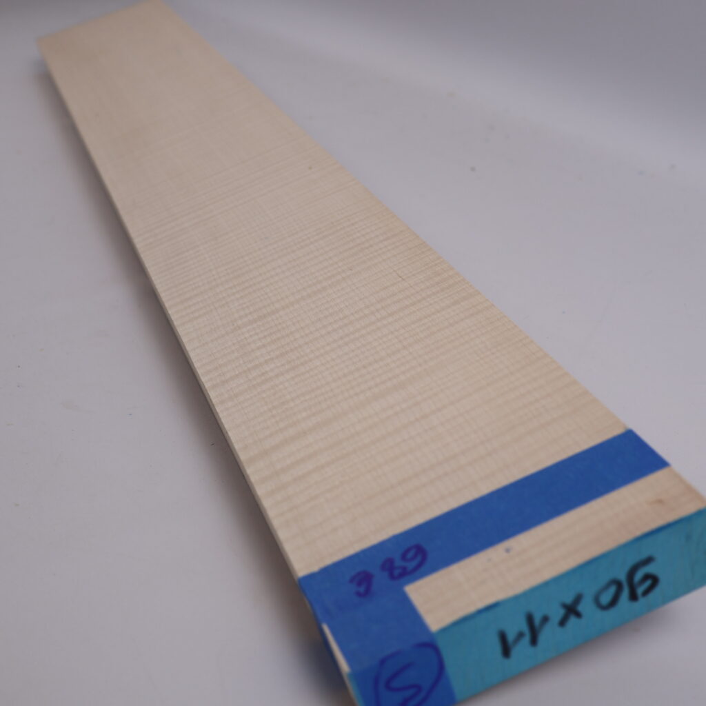 Manche guitare érable ondé 1S 90x11x2.5cm sur quartier – C19