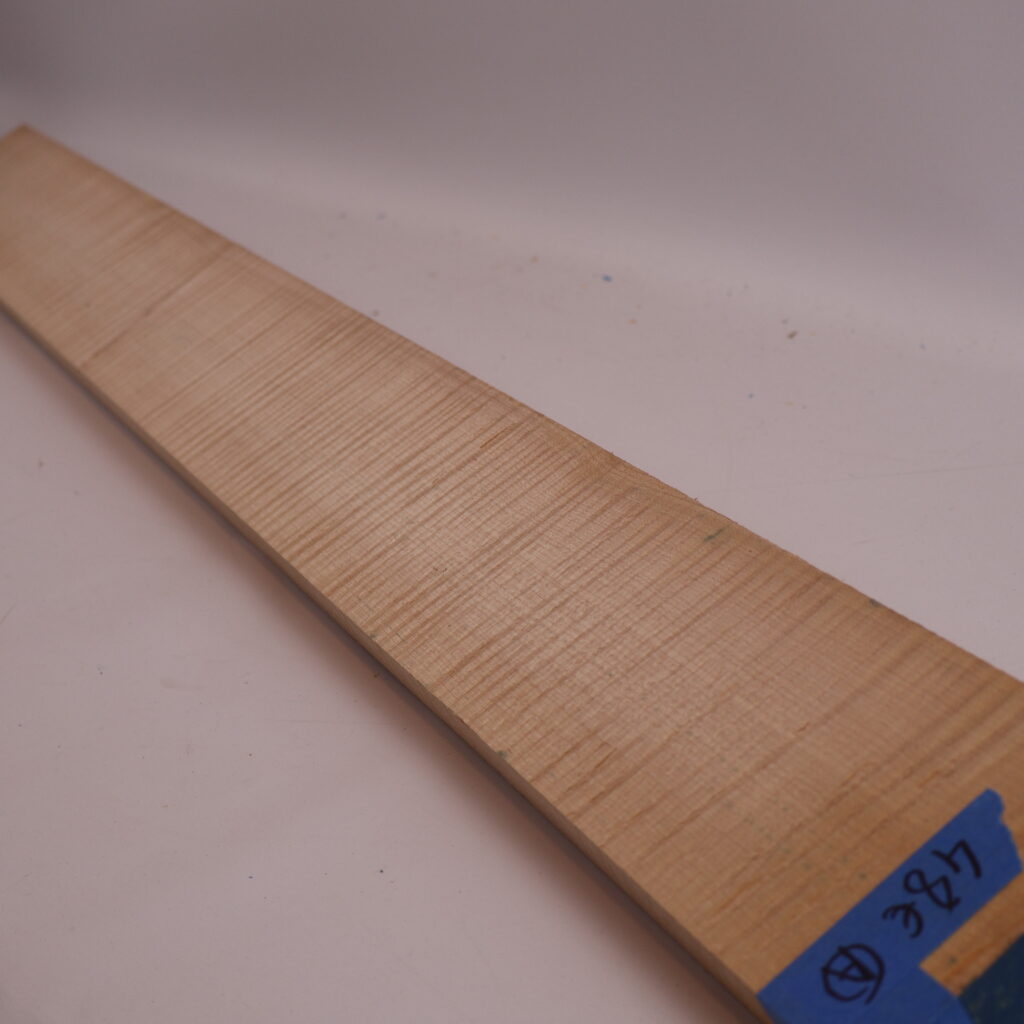 Manche guitare érable ondé 1A 105x10x2.5cm sur quartier C19