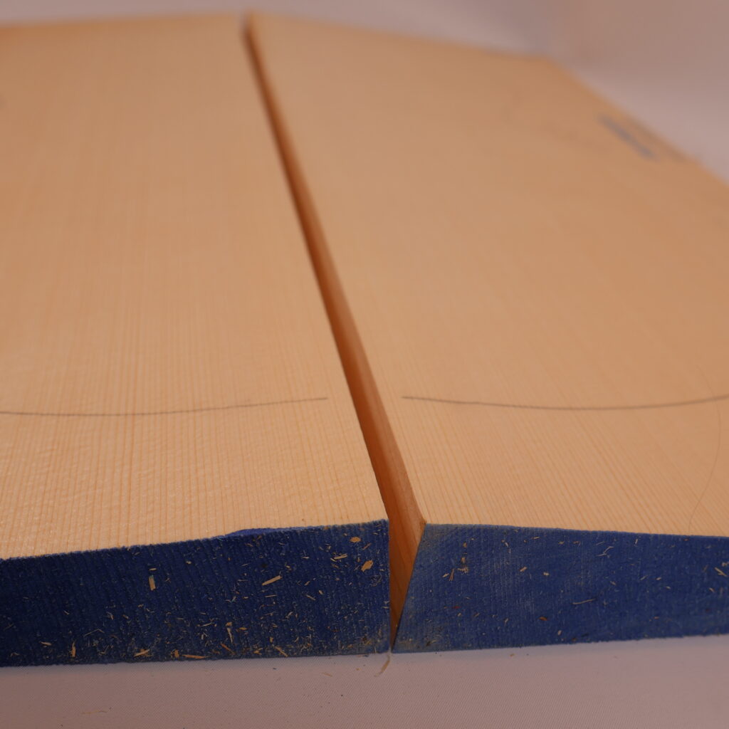 Table guitare archtop 17&Prime; 1S – 23Q41