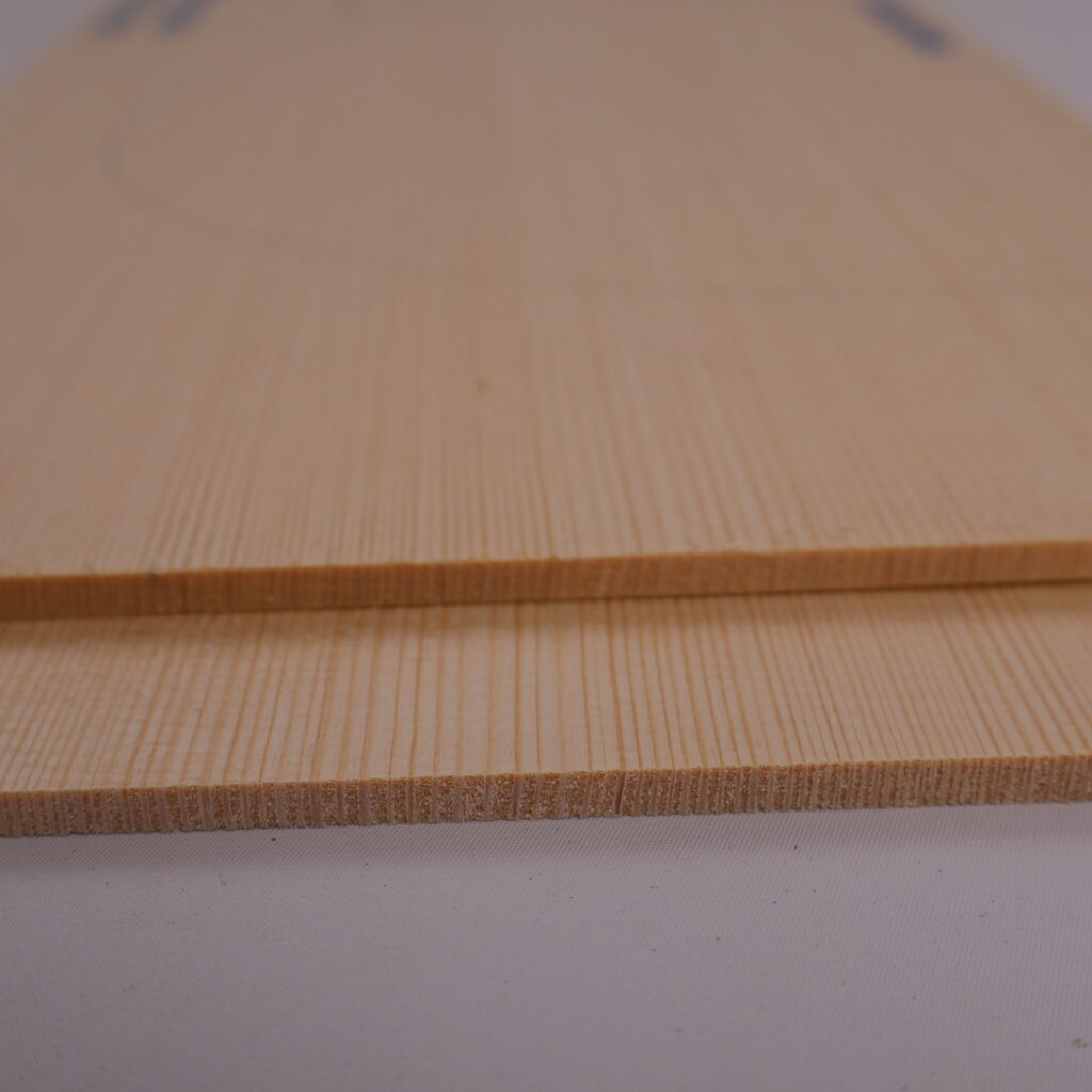 Table guitare jumbo épicéa 1B 24A19