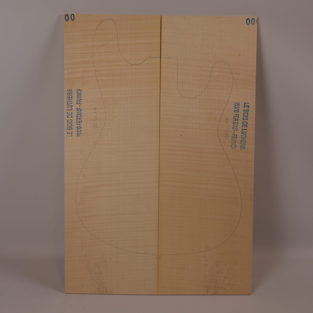 Table guitare électrique érable ondé 1A – 4 mm B24-17