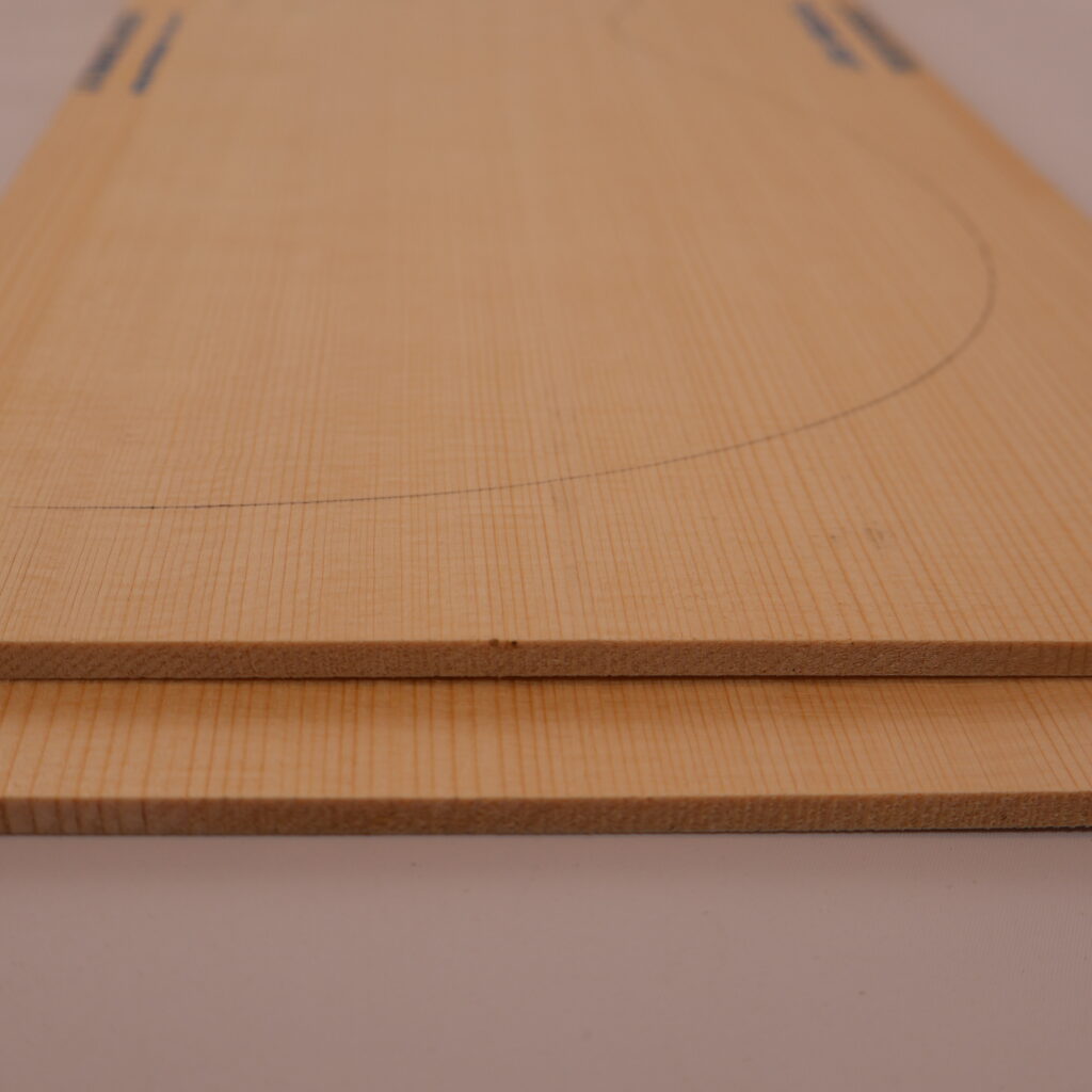 Table guitare jumbo épicéa 1S 22I83